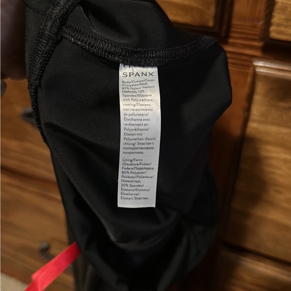 SPANX Faux Leather Leggings - Picture 3 of 5